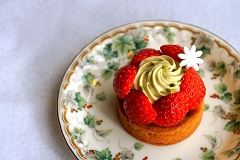 いちごとピスタチオのタルトレットs